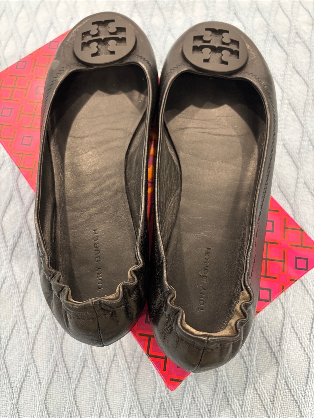 Tory Burch Black Leather Logo Round-Toe Ballet Flats - Picture 6 of 7